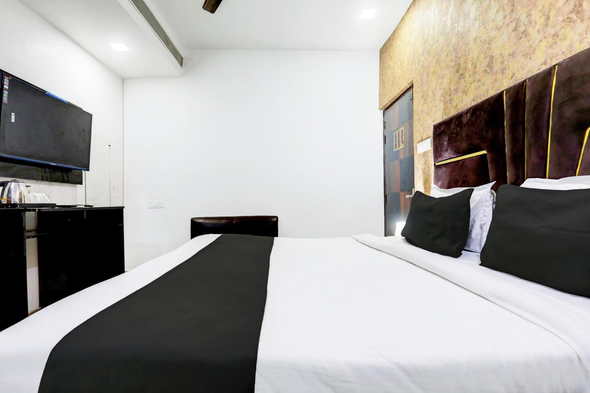 Super Collection O Kalyanpur Hotell Kanpur Exteriör bild
