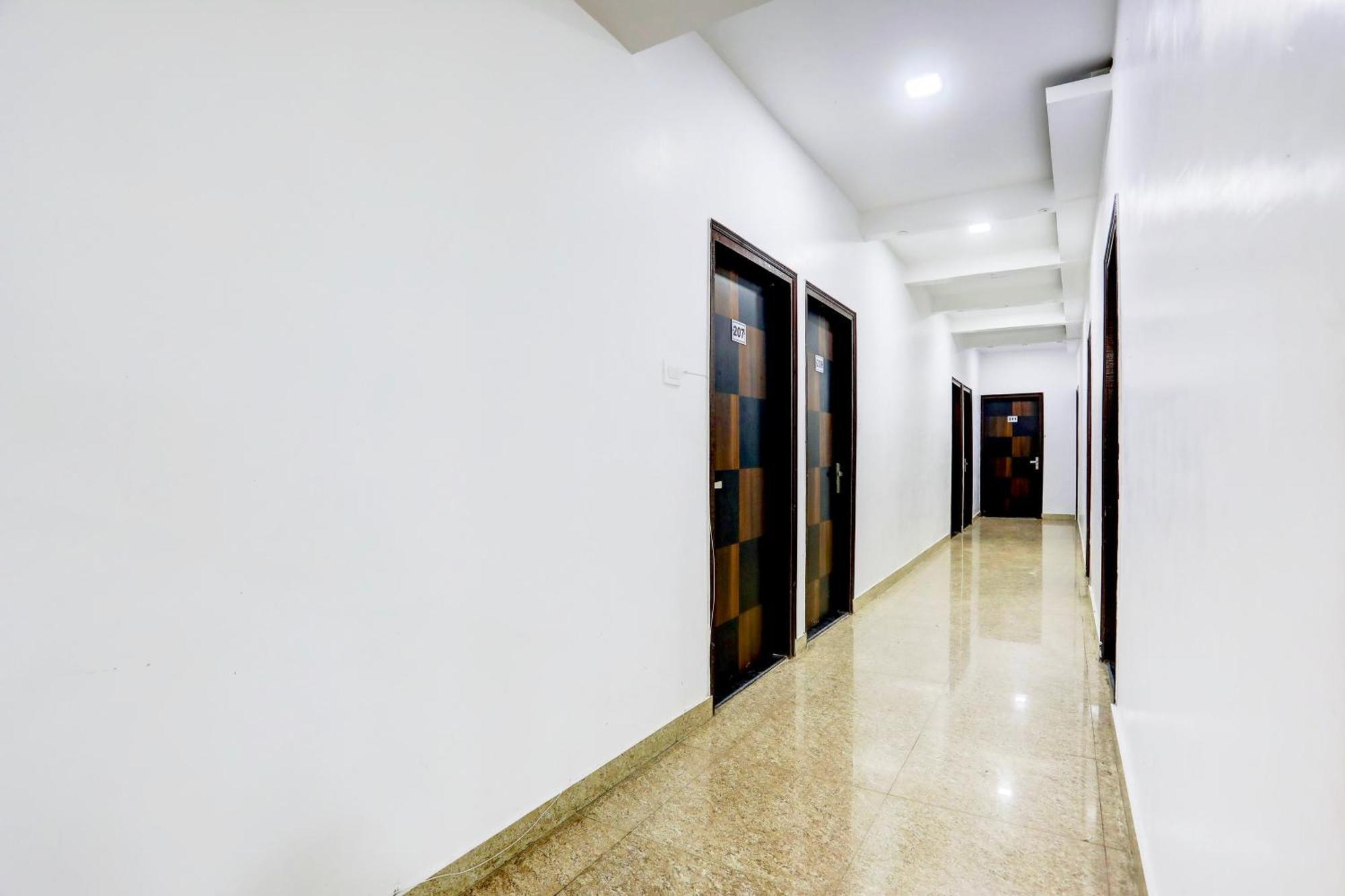 Super Collection O Kalyanpur Hotell Kanpur Exteriör bild